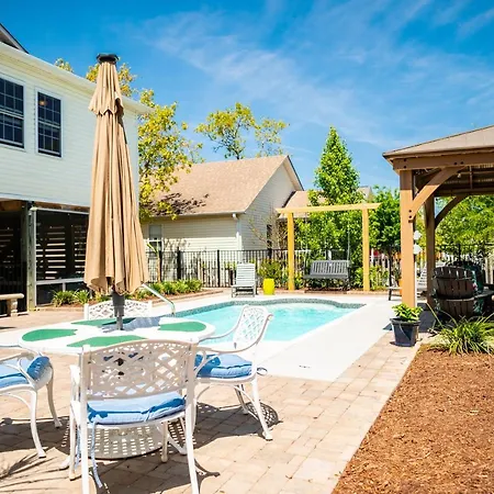 Nemo'S Place By Oak Island Accommodations